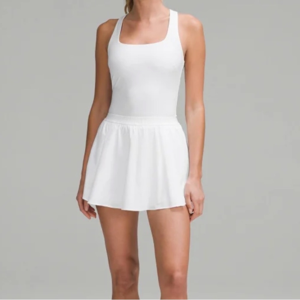 Lululemon Narrow Waistband White Tennis Skirt with pockets Size 8